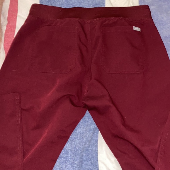 FIGS scrub pants. Livingston Basic Scrub Pants. - Picture 2 of 2